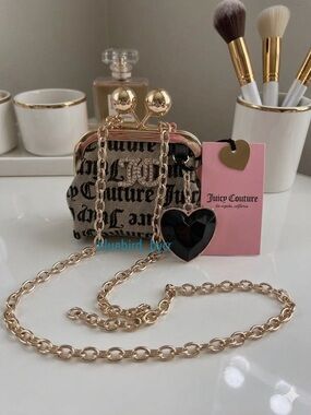 Juicy Couture THE GLAM JUICY KISSLOCK COIN PURSE Black&Beige